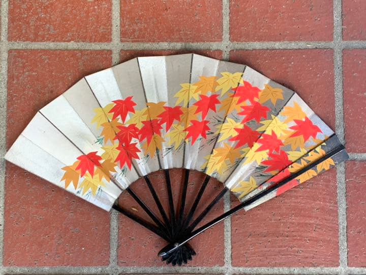 大幅値下げしました！〈京扇子〉手描き両面飾り扇子 桜/紅葉 扇子