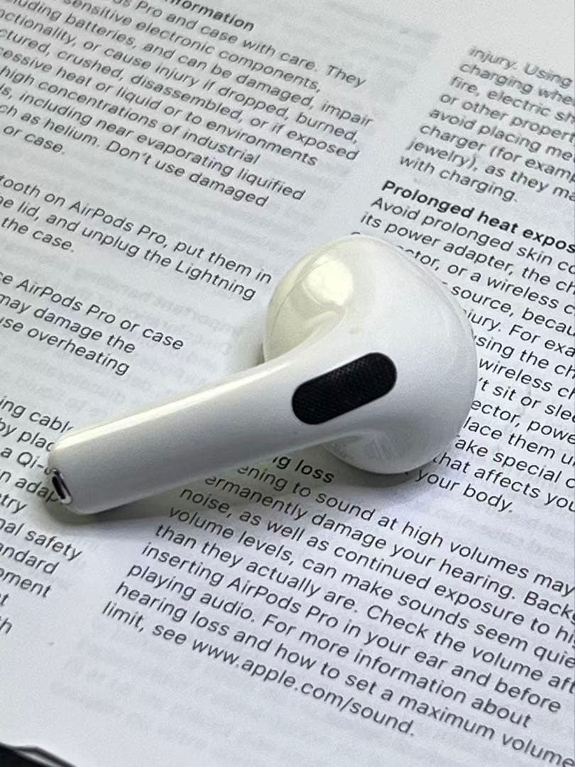 AirPods 4（第4世代）右耳のみ　A3050