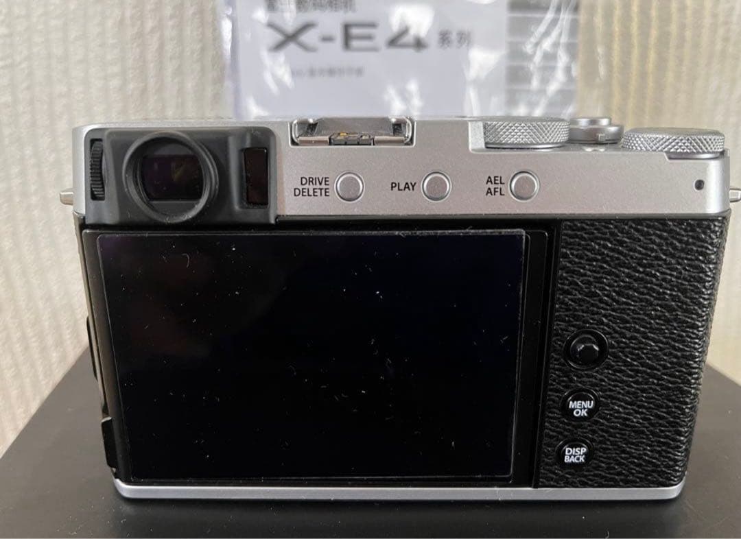 【FUJIFILM】 X-E4 ミラーレス一眼 シルバー 本体