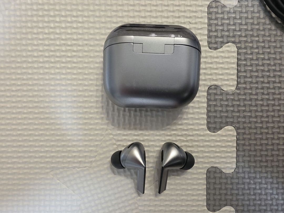 ​Samsung Galaxy Buds3 Pro（シルバー）美品