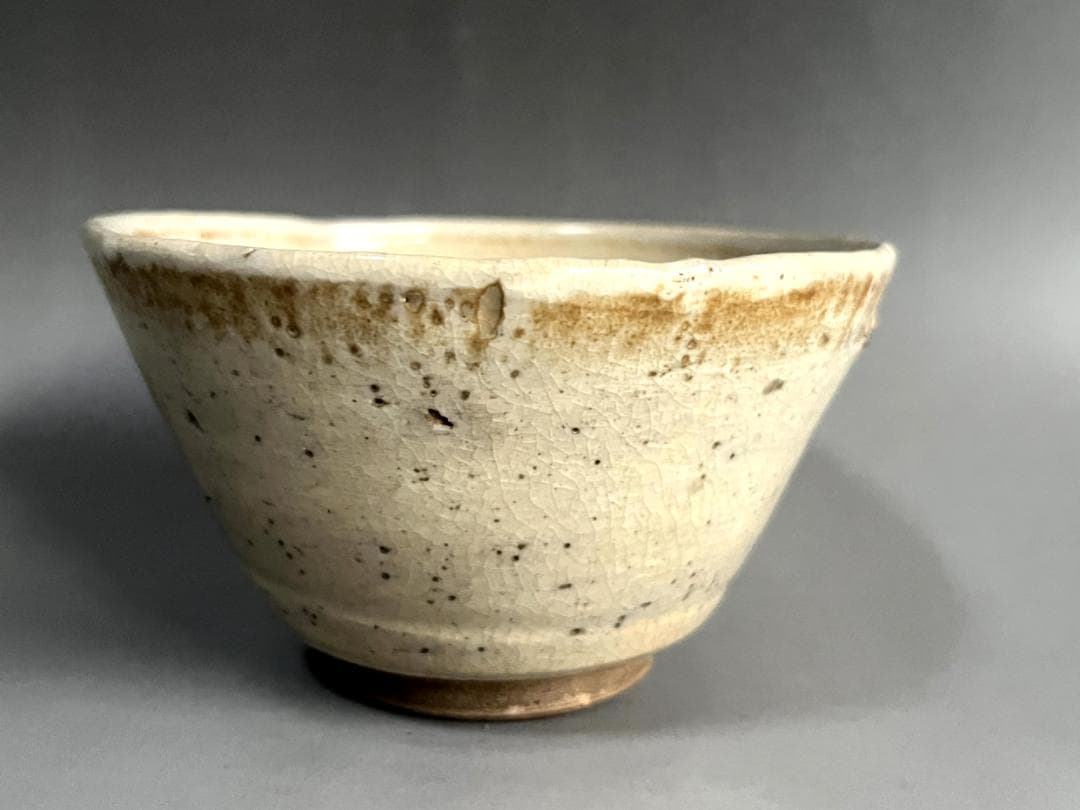 茶碗■白釉古堅手粉引茶碗 斑唐津 江戸期 藁灰釉 渦高台 鉄粉時代物 骨董品■