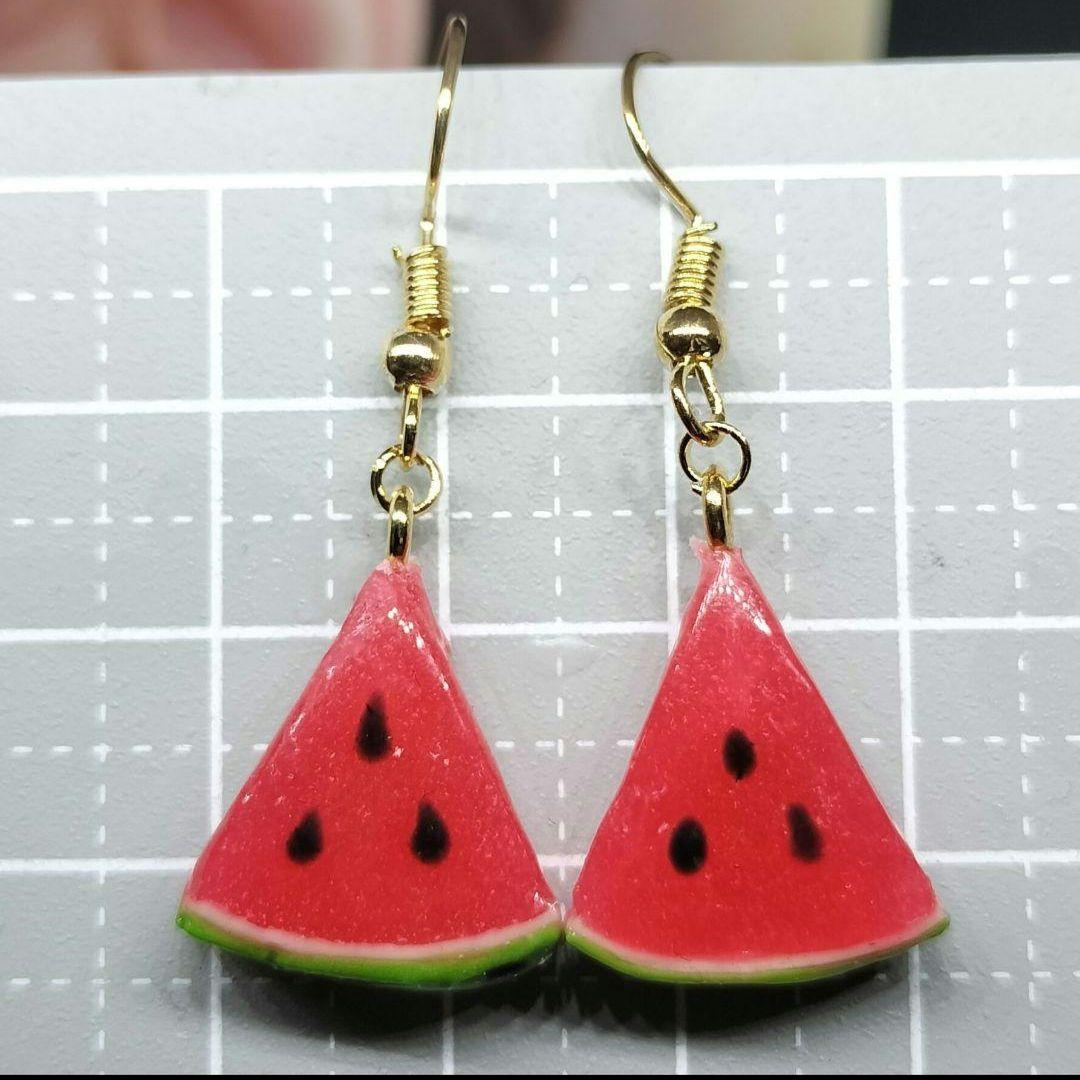 三角スイカピアス