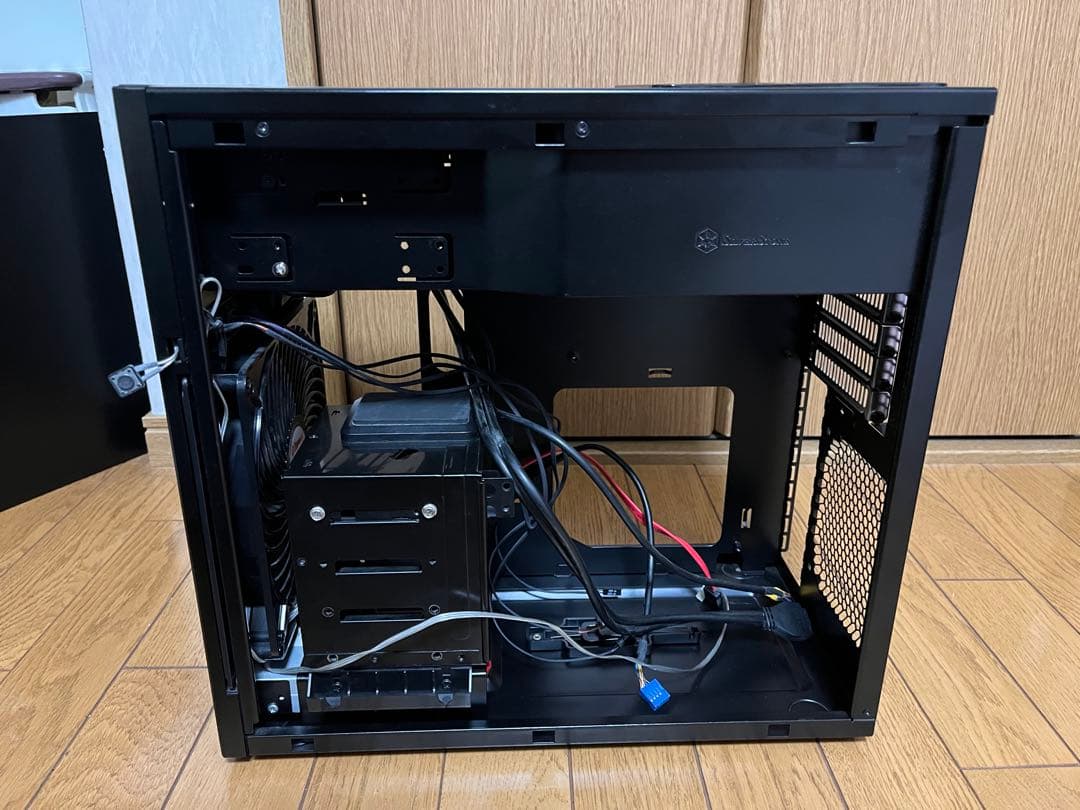 SilverStone TJ08-E ミニタワー PCケース　+オマケ多数