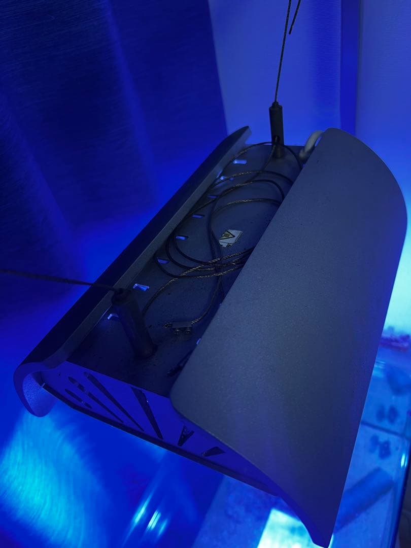 カミハタ　メタハラ ファンネル2　8000K　水槽用ライト　ホワイト