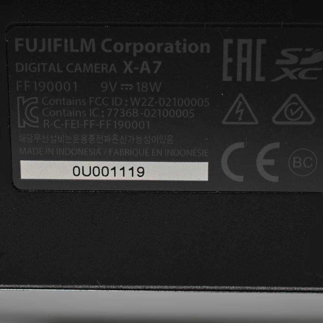 【ほぼ新品】 富士フイルム X-A7レンズキット シルバー FUJIFILM