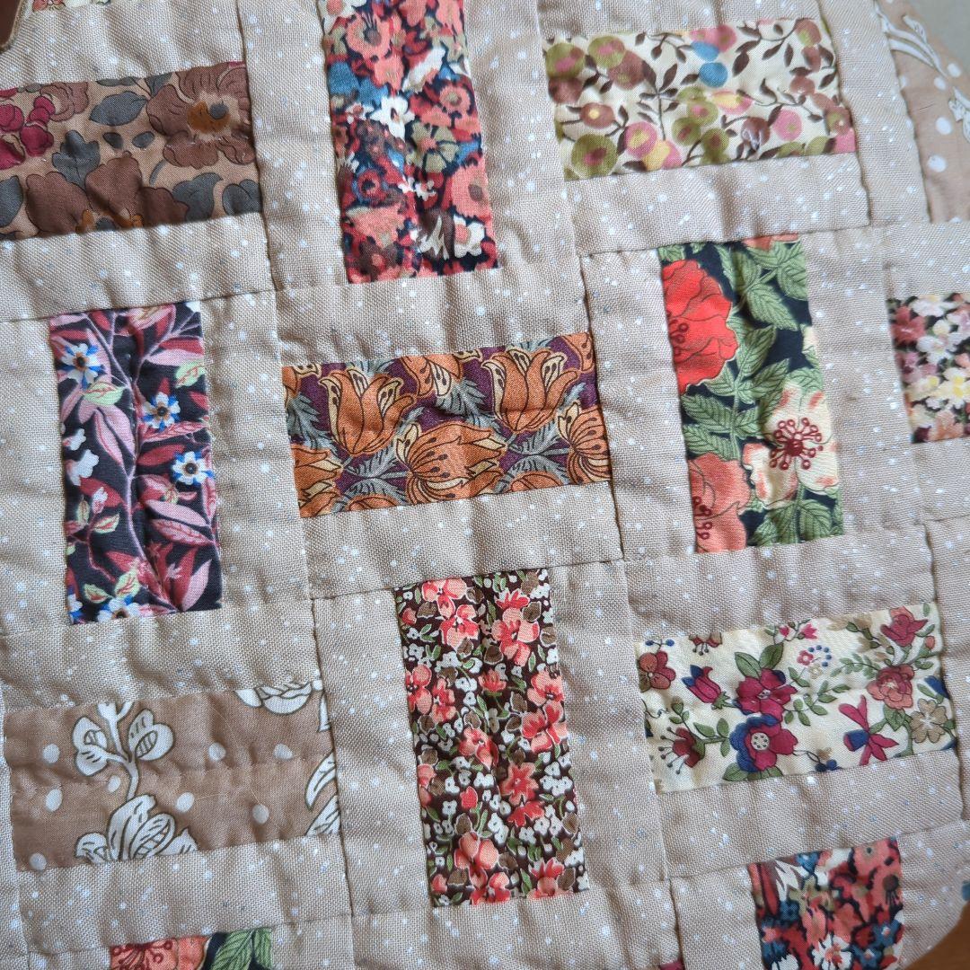 ✿リバティ✕パッチワーク✿　まんまるバッグ　〈Red & Brown〉