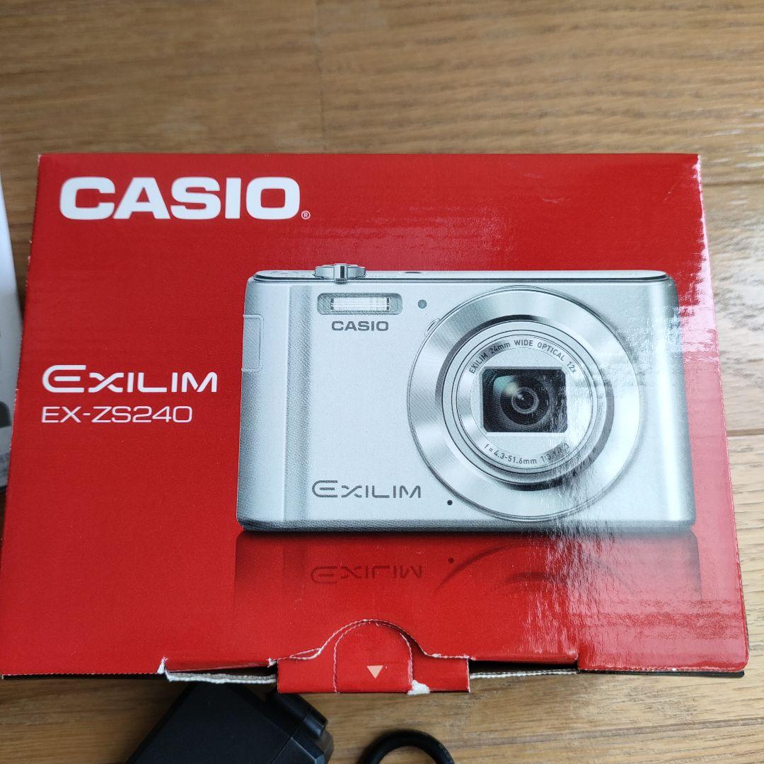 デジカメ　動作確認済み　CASIO シルバー　SDカードつき
