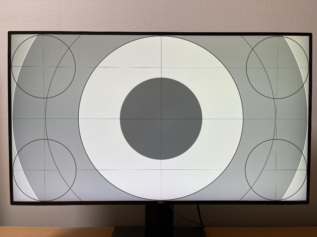 Dell U3219Q 31.5インチ4Kディスプレイ