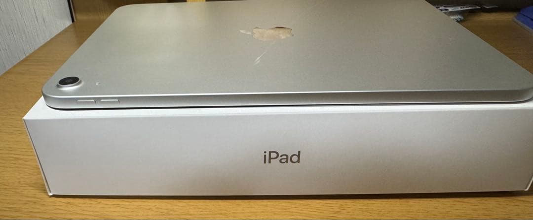 【極美品】iPad11世代【A16】128GBシルバー 本体