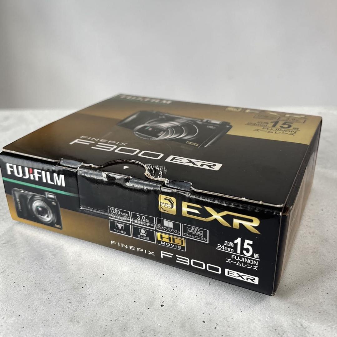 【超美品】FUJIFILM FinePix F300 EXR 人気色シルバー