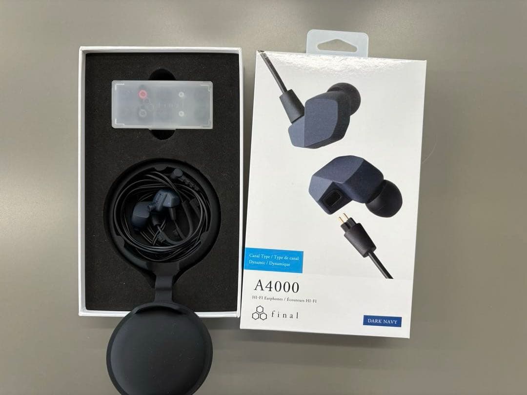 美品　final A4000 ダークネイビー イヤホン