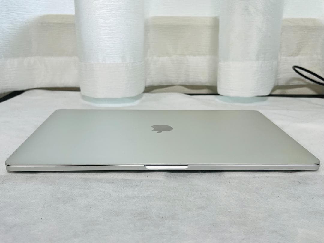 MacBook Pro 2017/15インチ★i7/16GB/512GB/560
