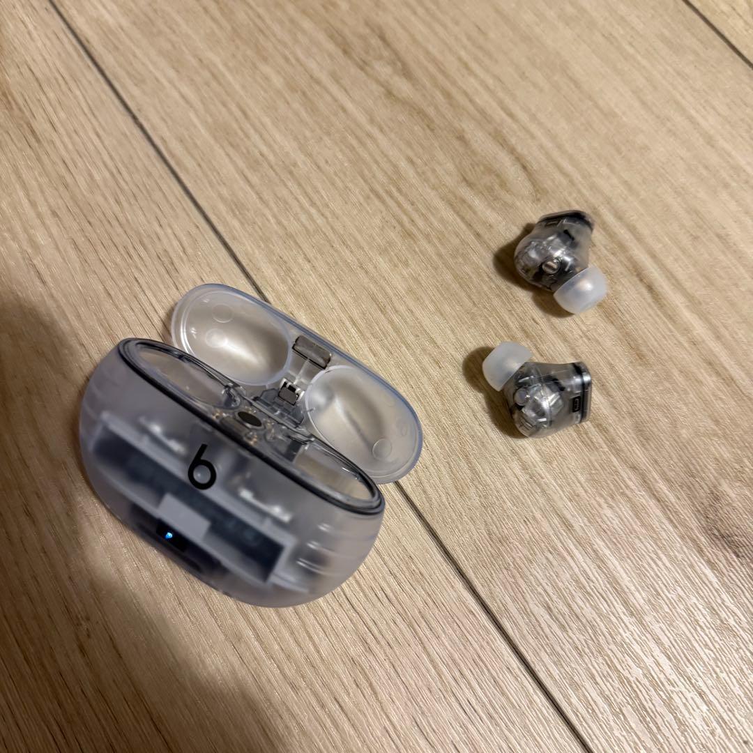 Beats Studio Buds+ クリア