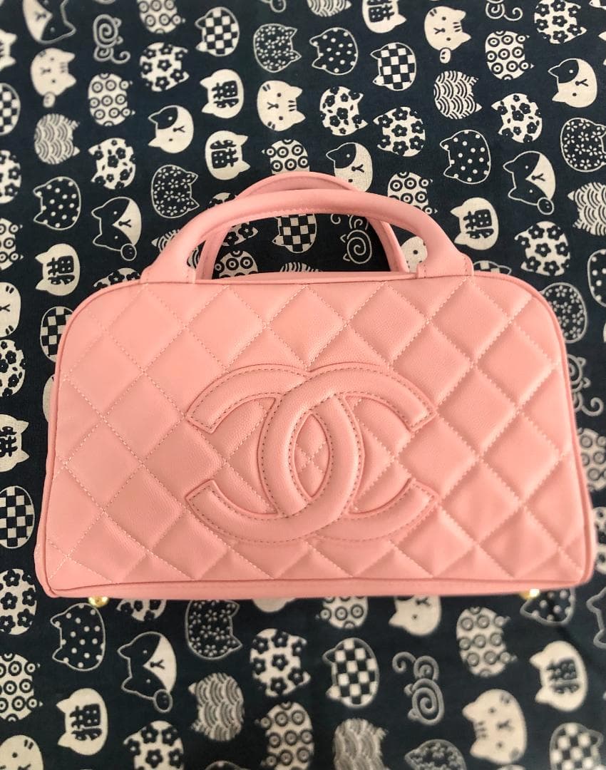 ビッグ　ピンクバッグ　ハンドバッグ　超美品　レディース　ロゴ　ファッション
