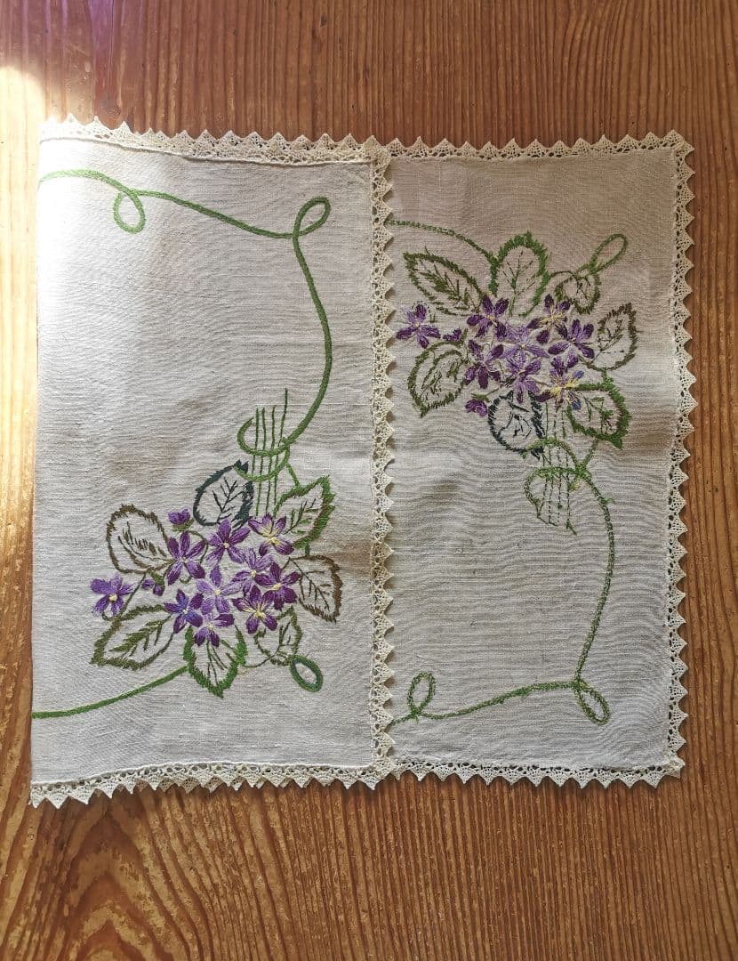 アンティーク フランス ヴィオラ 紫菫の花束 手刺繍 天然リネンクロスランナー
