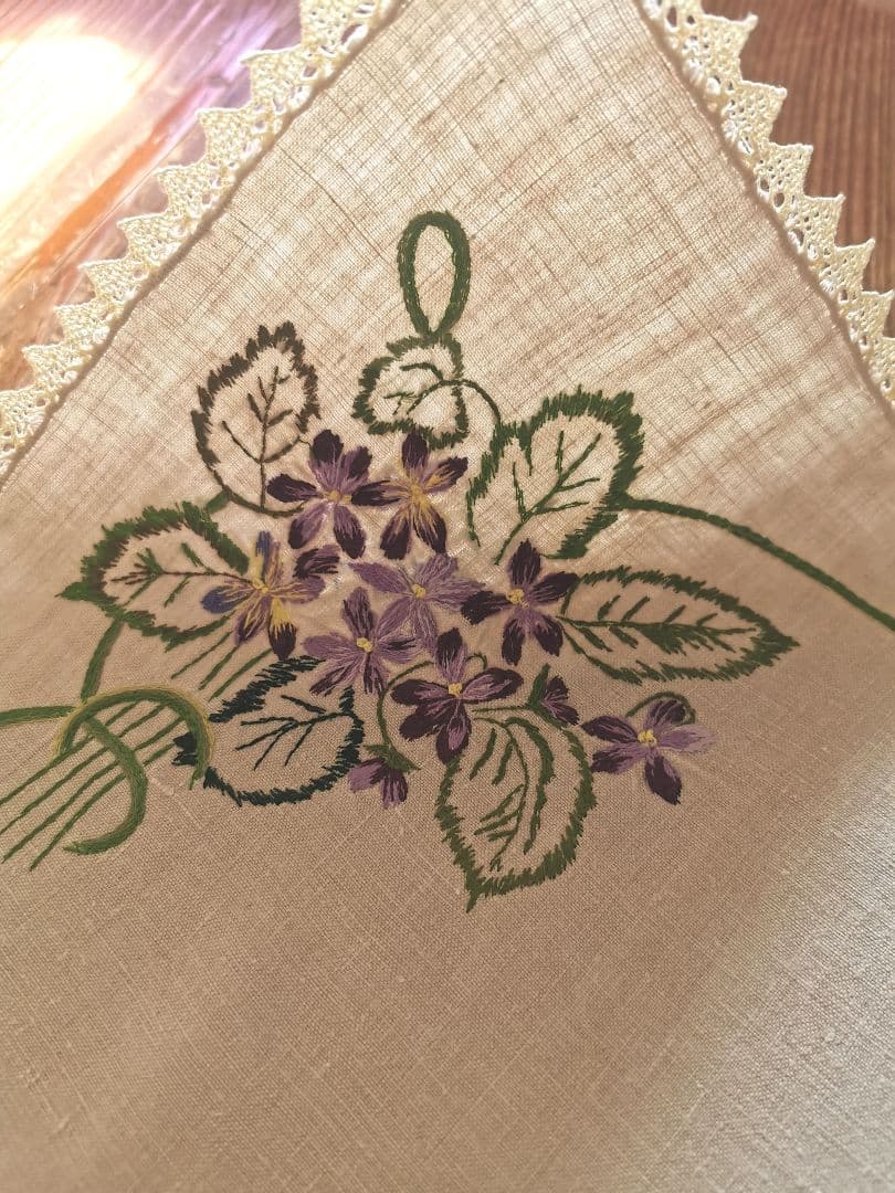 アンティーク フランス ヴィオラ 紫菫の花束 手刺繍 天然リネンクロスランナー
