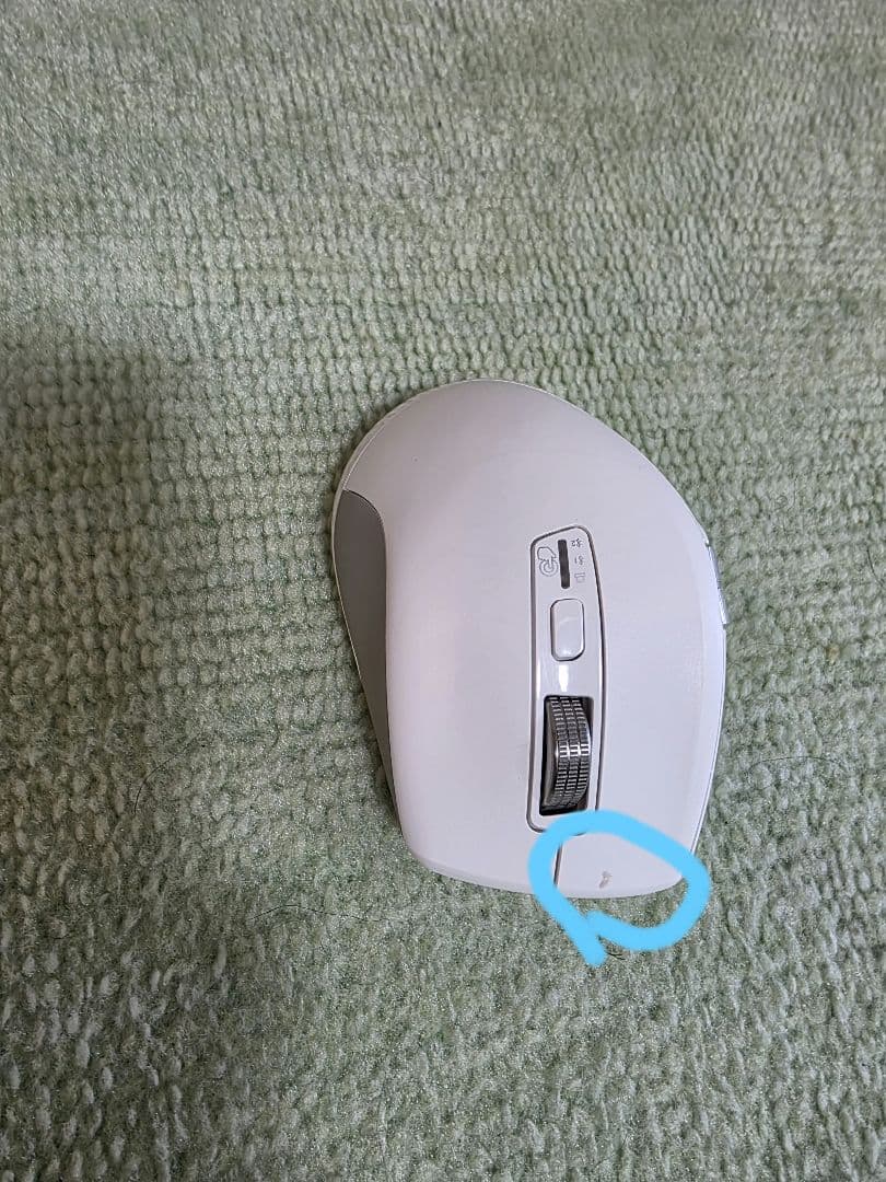 Logicool ワイヤレスキーボード K950とマウス