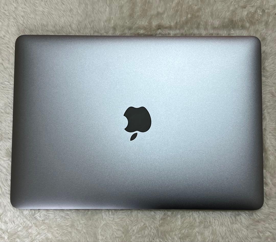 ★MacBook Air lntel Core m3, 256GBグレー美品