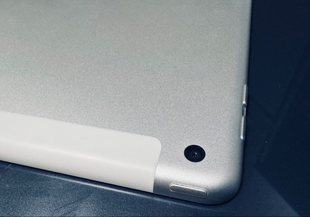 iPad 第6世代 128GB Wi-Fi + Cellularモデル　シルバー
