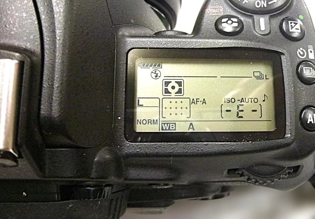 Nikon D90ボディー＋レンズ18－１２５mm　美品　ジャンク+
