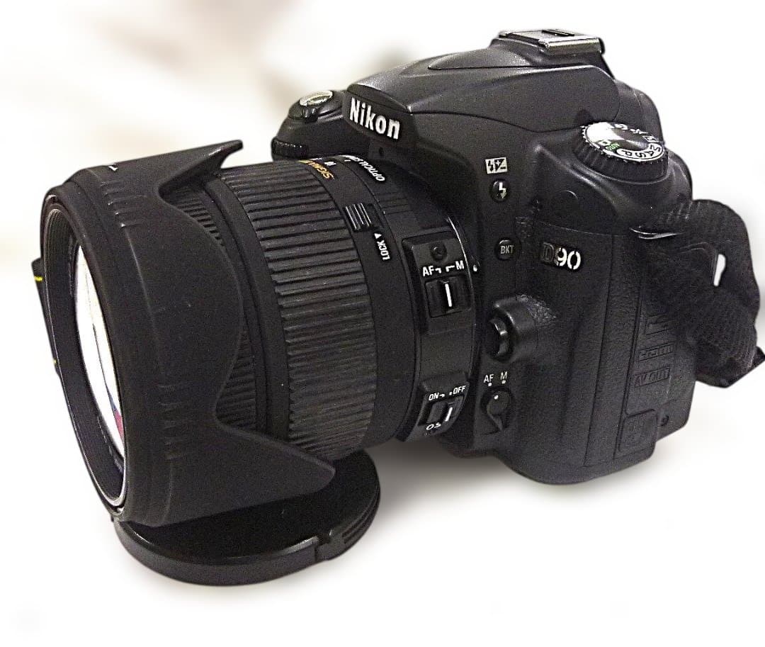 Nikon D90ボディー＋レンズ18－１２５mm　美品　ジャンク+