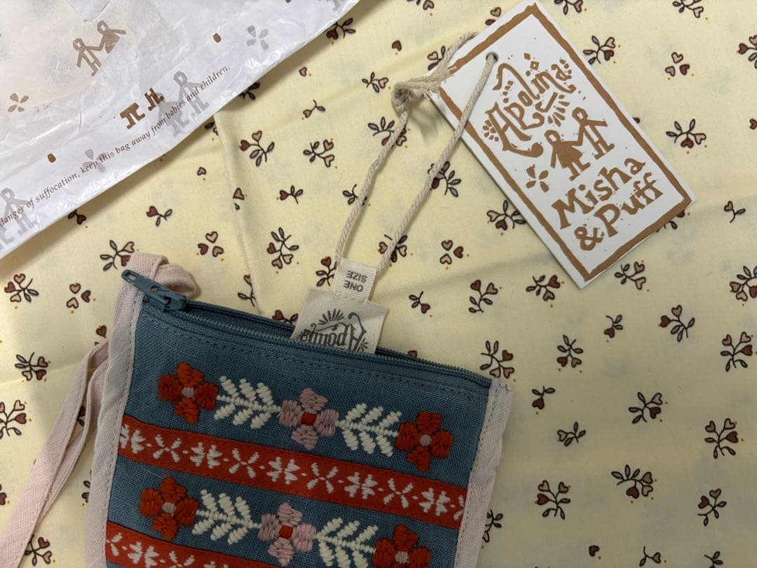最終値下げMisha & Puff ×Apolina 刺繍ポーチ ブルー