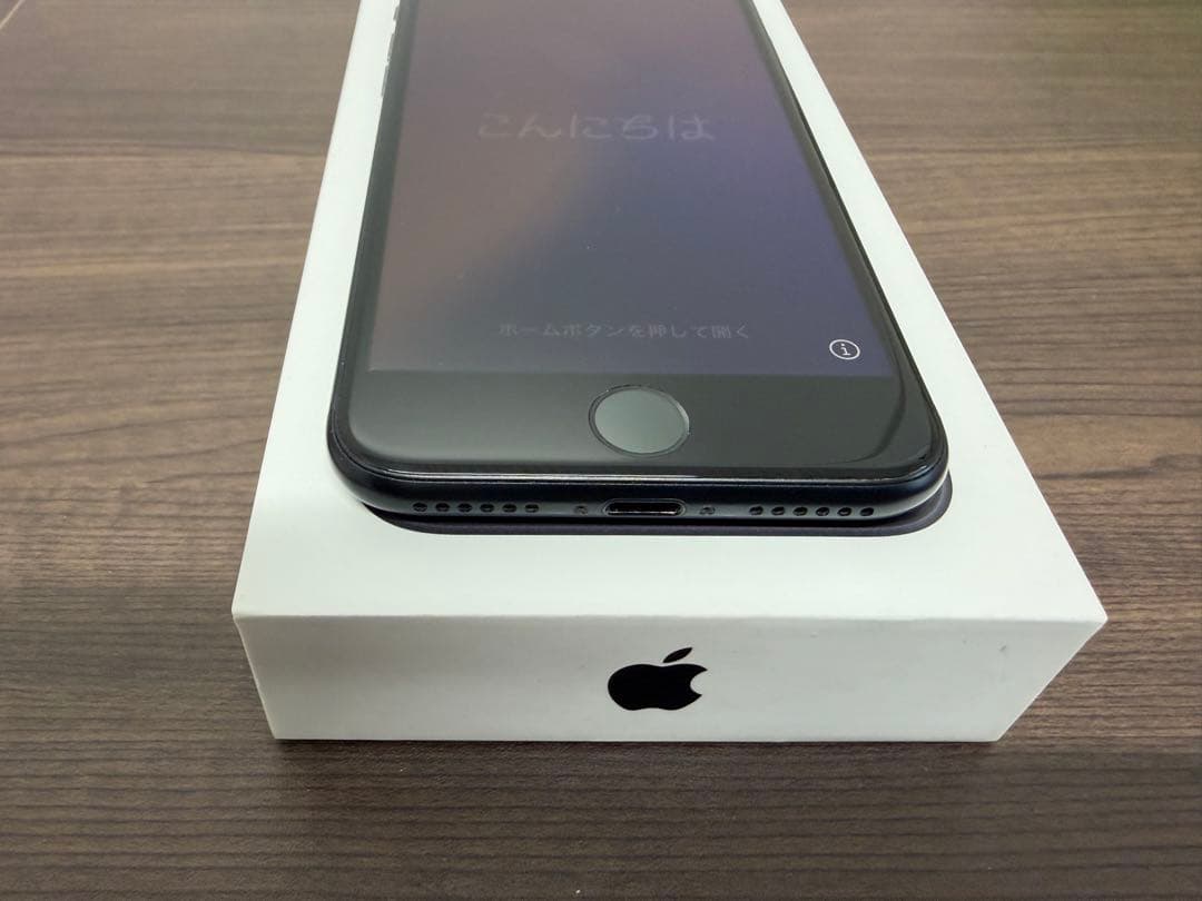 Apple iPhone SE (第3世代) ブラック 64GB