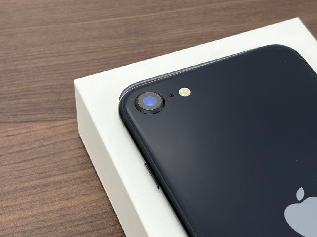Apple iPhone SE (第3世代) ブラック 64GB