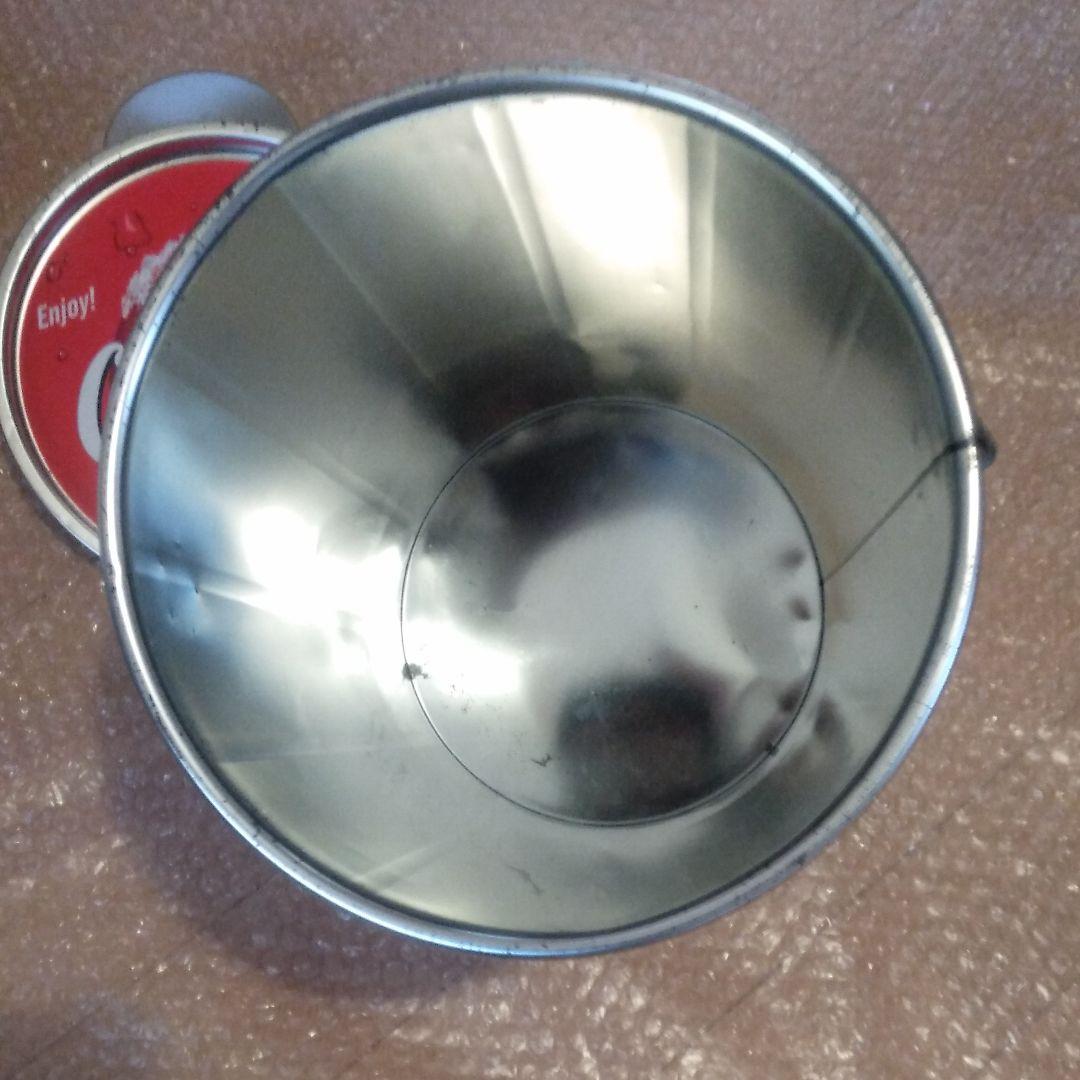 コカ・コーラ。缶バケツ。