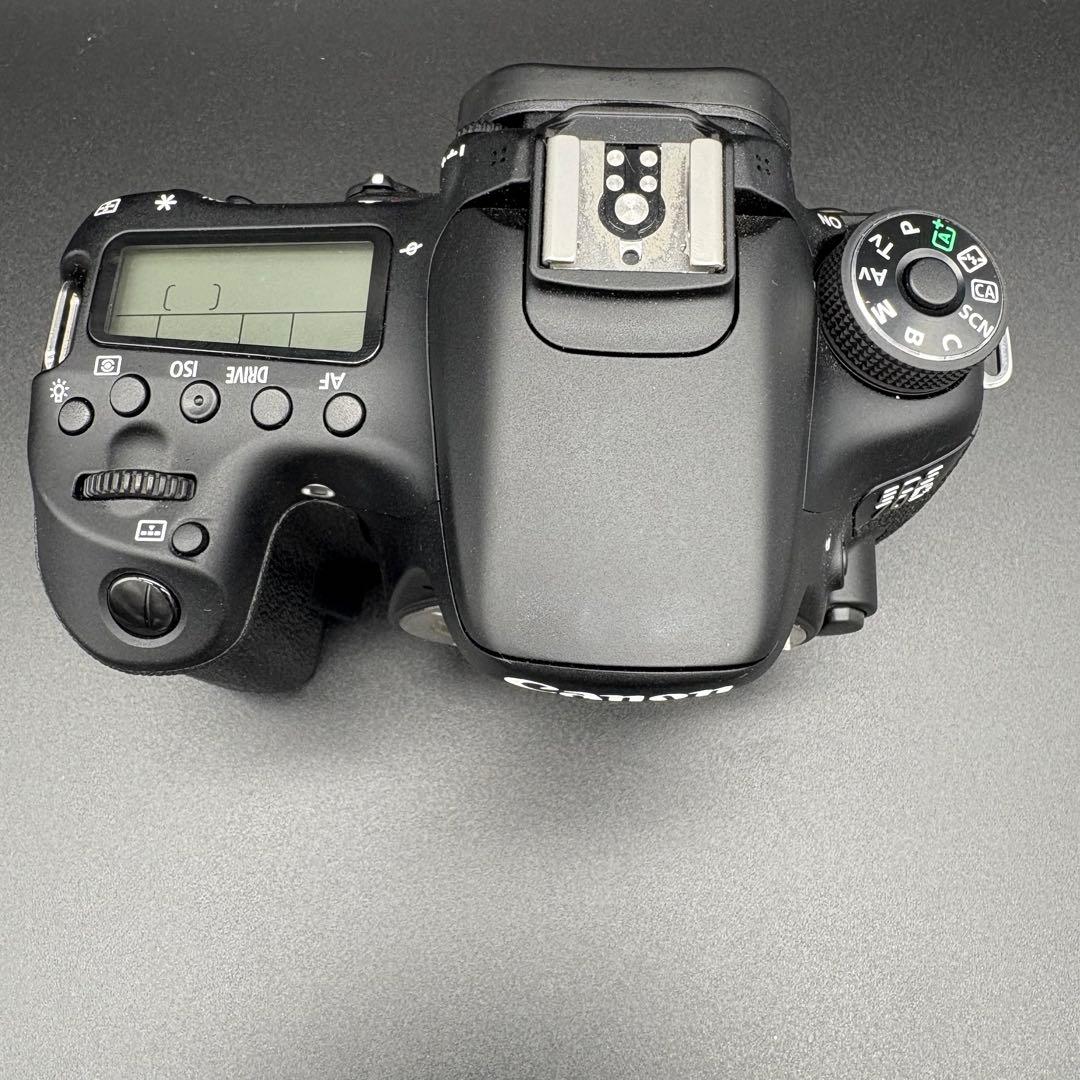 Canon EOS 70D デジタル一眼レフカメラ キャノン Camera