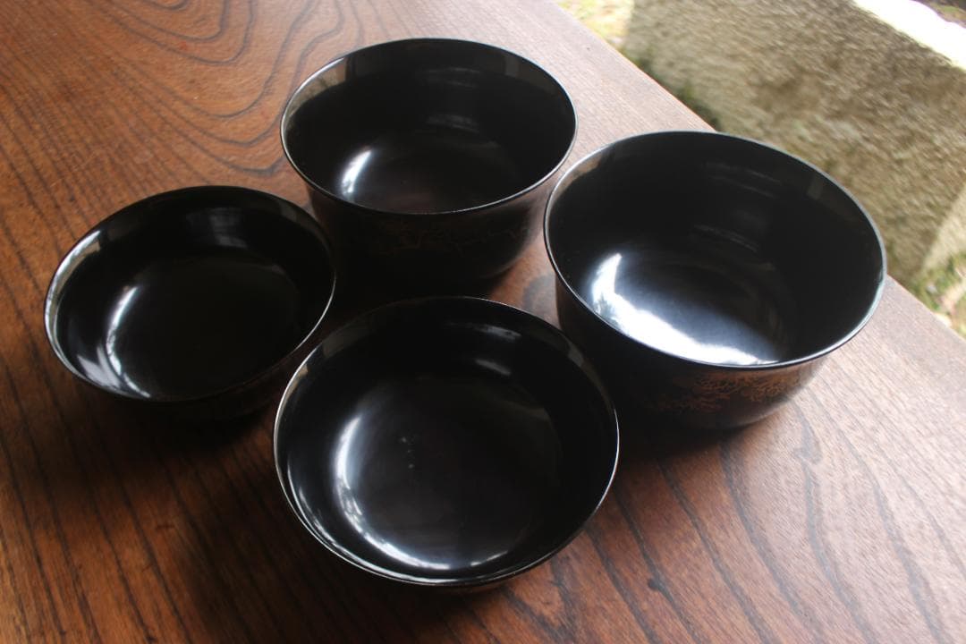 時代逸品！端正な時代黒漆に極上菊蒔絵の映える大椀2点（検懐石道具蒔絵椀茶道具