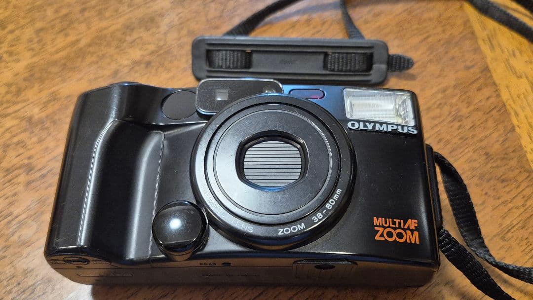 OLYMPUS MULTI ZOOM IZM200コンパクトカメラ 収納ケース付