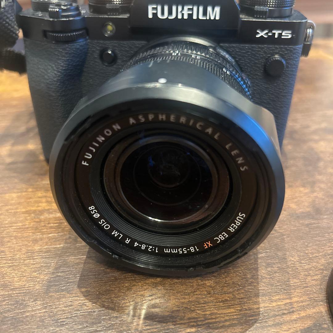 Fujifilm X-T5 ミラーレス一眼 18-55mm