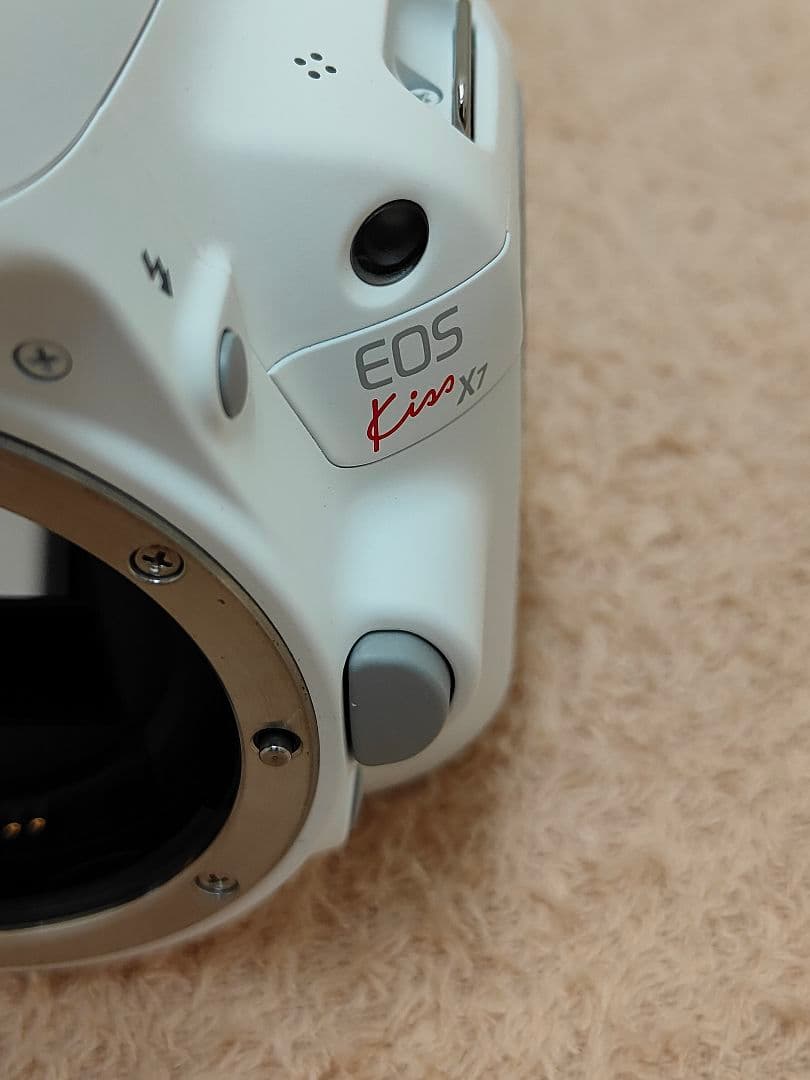 Canon eos kissX7ホワイト　綺麗　標準レンズ1本付き！