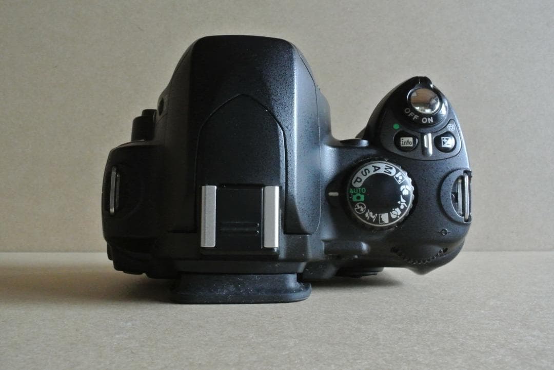 Nikon D40X★描写に定評のある18-70mmレンズセット★訳あり