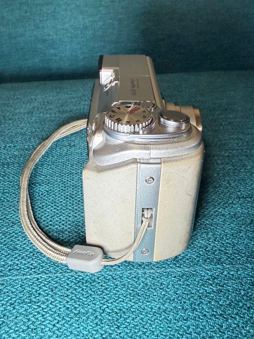 FUJIFILM E510 コンパクトデジタルカメラ