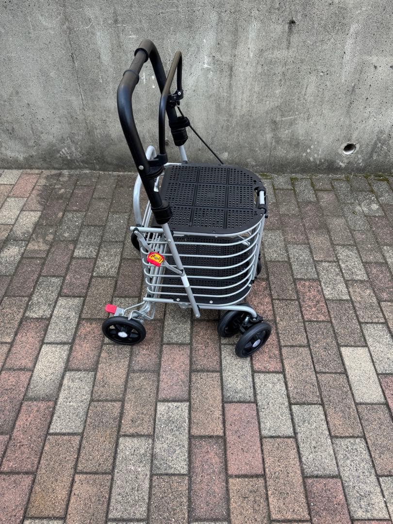 軽量折りたたみシルバーカー