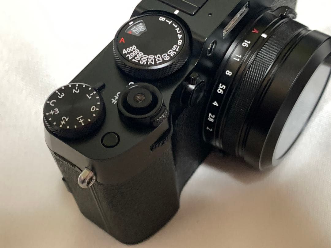 中古品　FUJIFILM X100VI ブラック