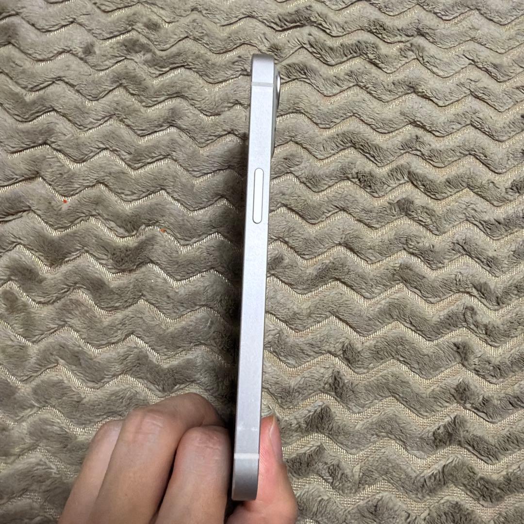 Apple iPhone 13 128GB SIMフリー スタートライト