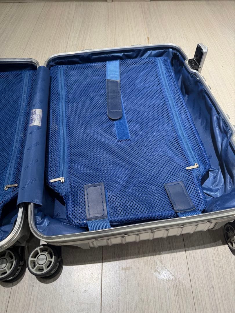 RIMOWA リモワ アルミ 4輪 機内持込 キャリーケース