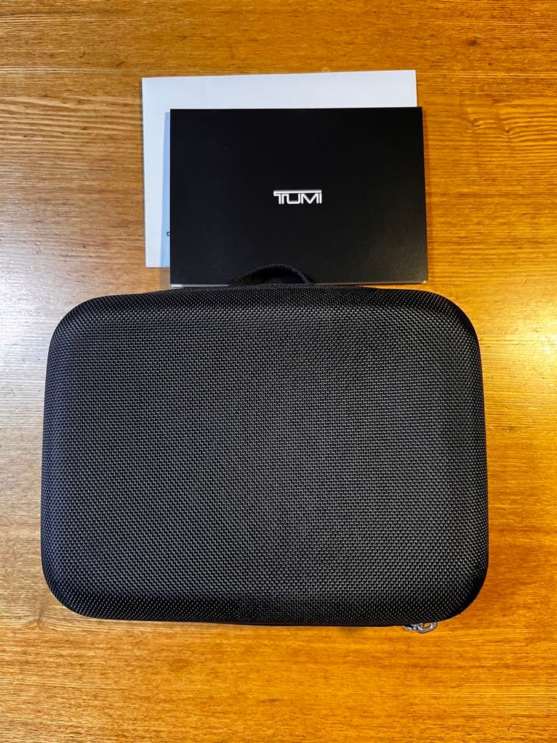 TUMI ブラック アクセサリーポーチ　ラージ
