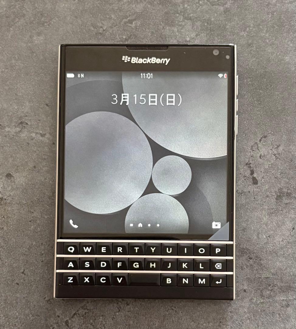 【ラスト1】SIMフリー BlackBerry Passport 黒　ブラック