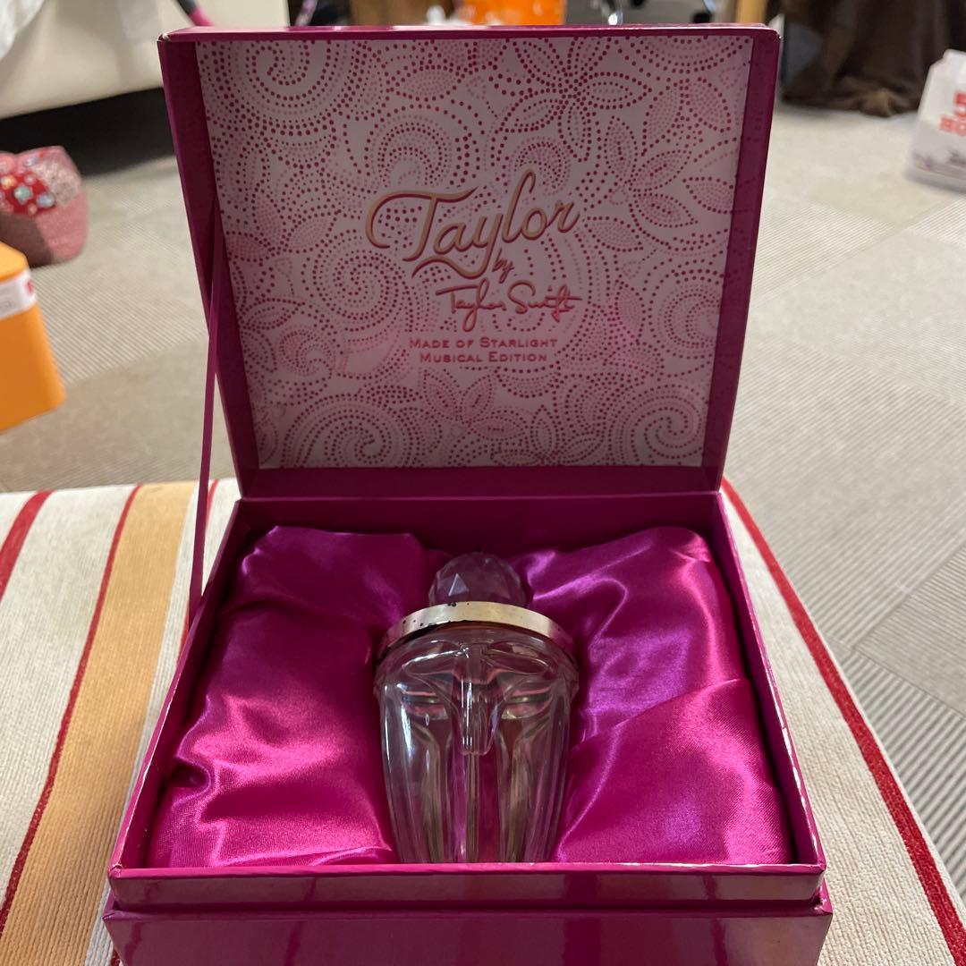 Taylor by Taylor Swift ミュージカルエディション 香水