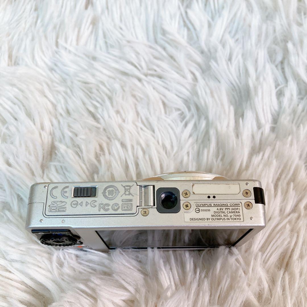 OLYMPUS オリンパス　u-7040 デジタルカメラ　デジカメ