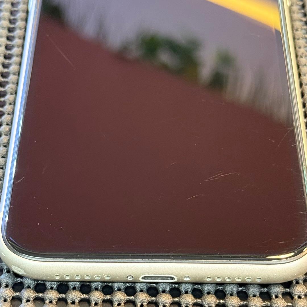 iPhone 11 256GB ホワイト SIMフリー バッテリー最大容量92%