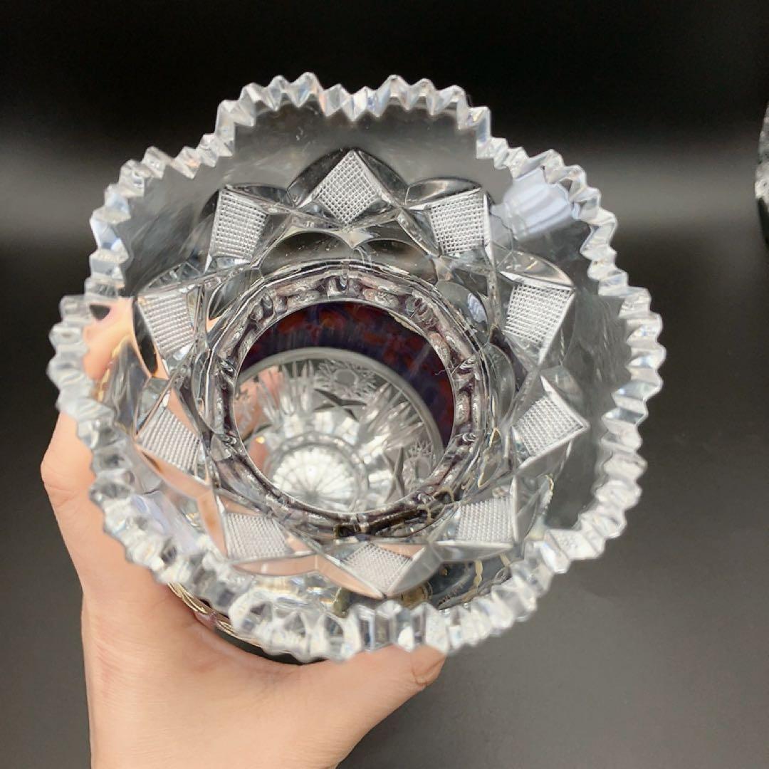 ハンドペイントとカットデザインが素敵な花瓶 ボヘミアクリスタル