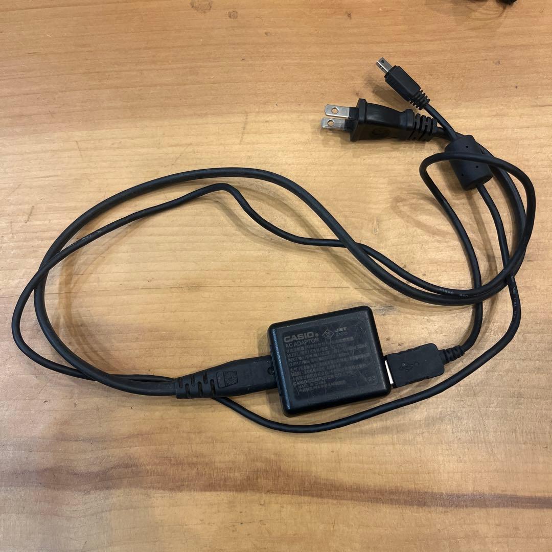 デジタルカメラ CASIO EXILIM EX-ZR300