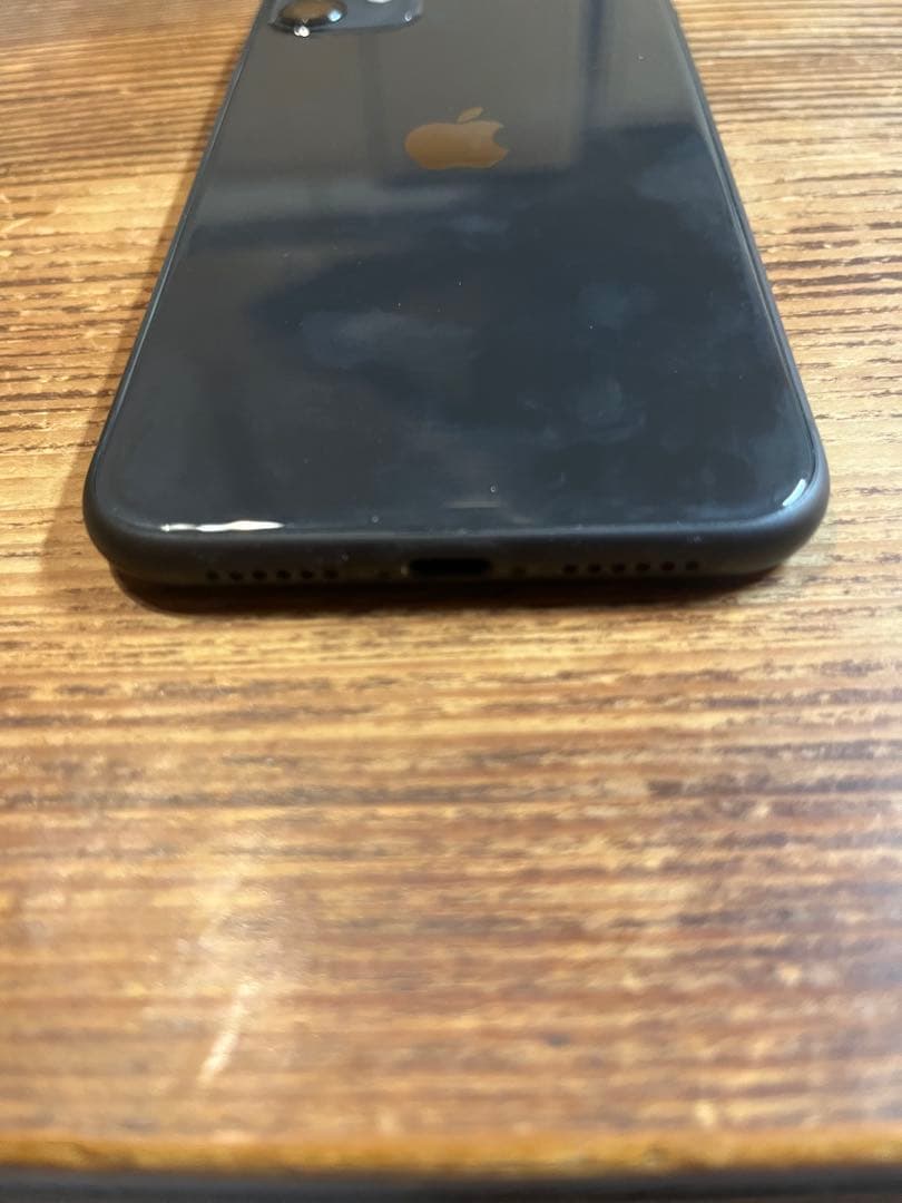 Apple iPhone 11 ブラック 本体 MagSafeケース付き