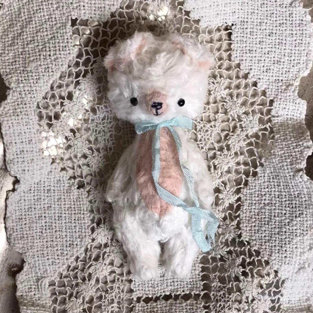 キュートな白ちゃん アーティストベア テディベア 海外作家様 ハンドメイド 置物