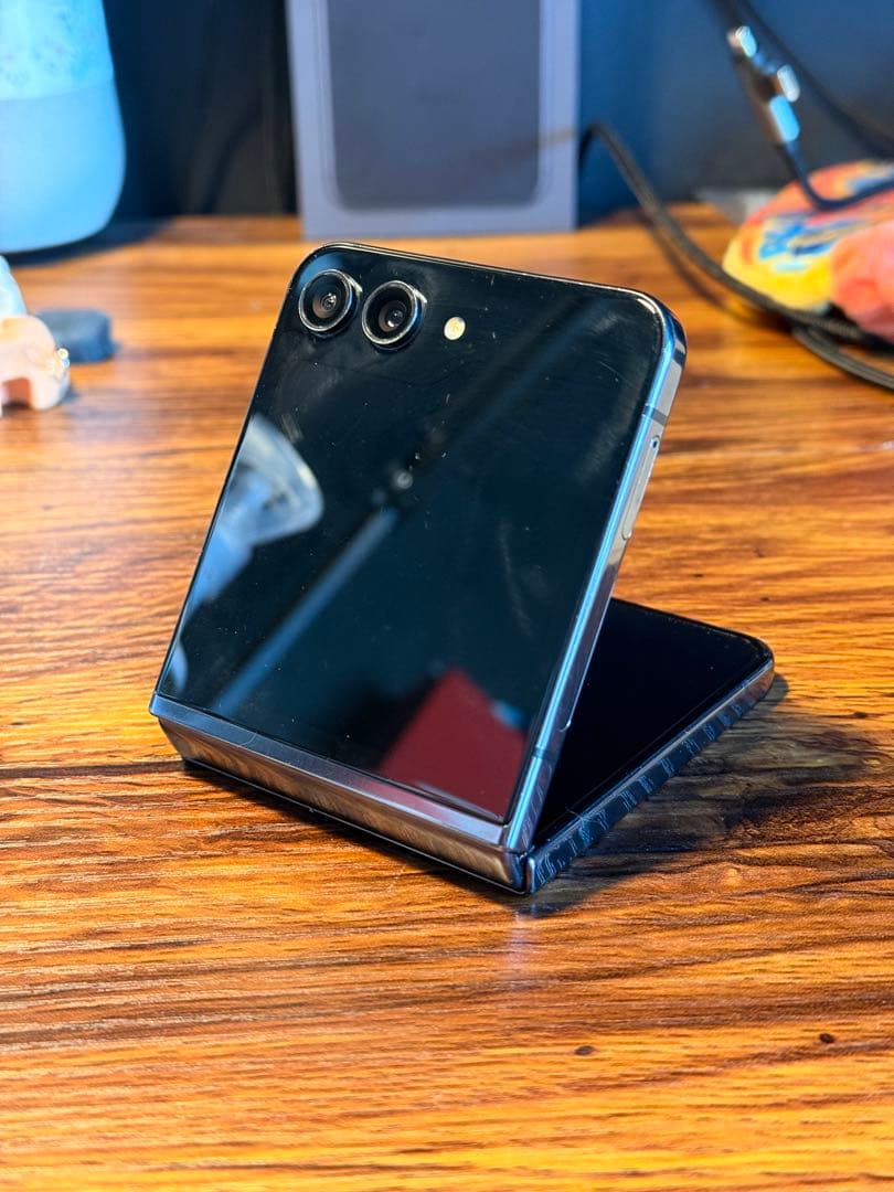 Galaxy Z Flip 5 256GB ブラック au版SIMフリー